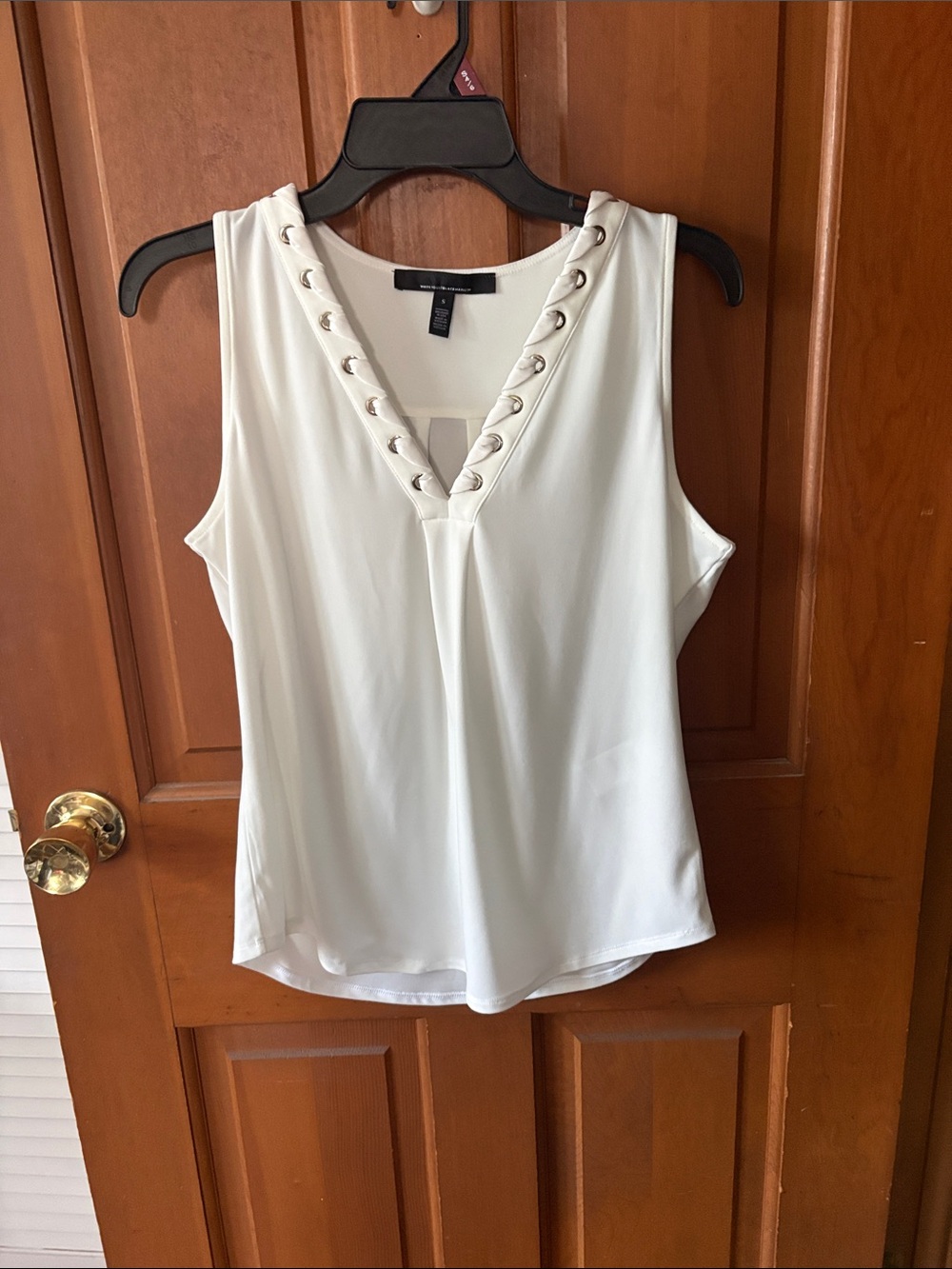 White House Black Market White Grommet V-Neck Sleeveless Shell